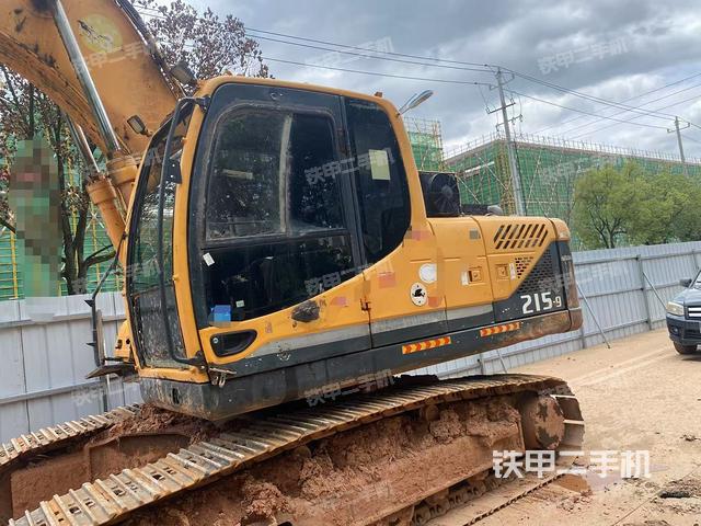 現(xiàn)代R215-9挖掘機(jī)