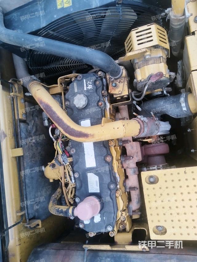 发动机整体俯视(整机外观) 发动机整体俯视(整机外观)