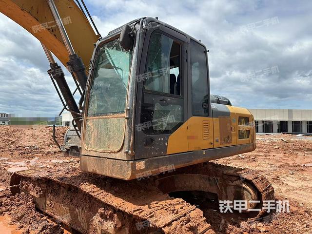 徐工XE200DA挖掘機(jī)