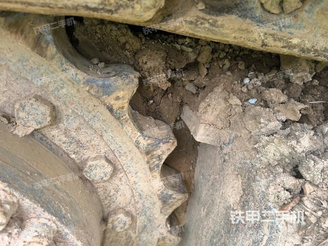 右侧行走马达盖板（行走机构）