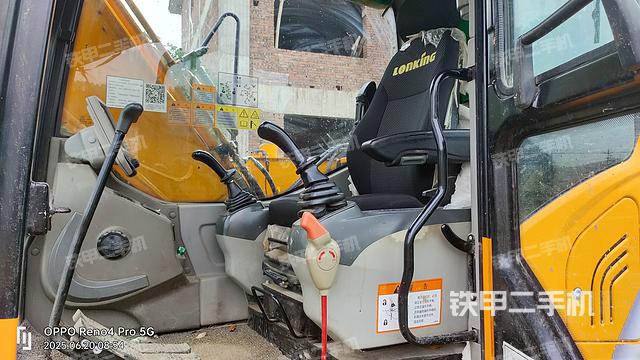 驾驶室整体（整机外观）