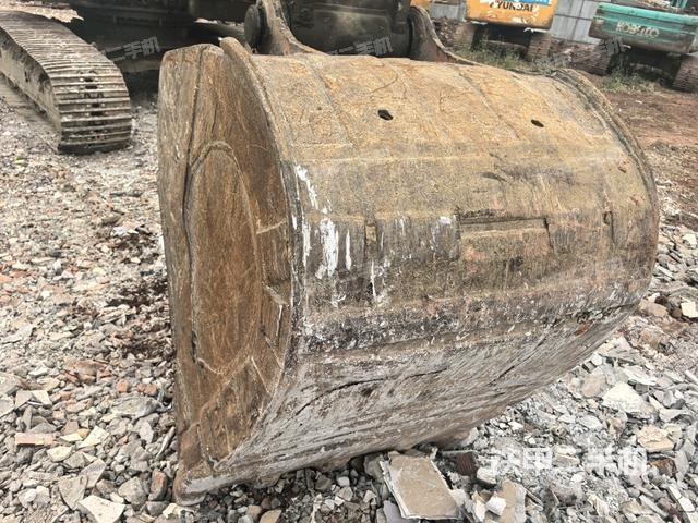 小臂整体左后(工作和回转装置) 小臂整体左后(工作和回转装置)