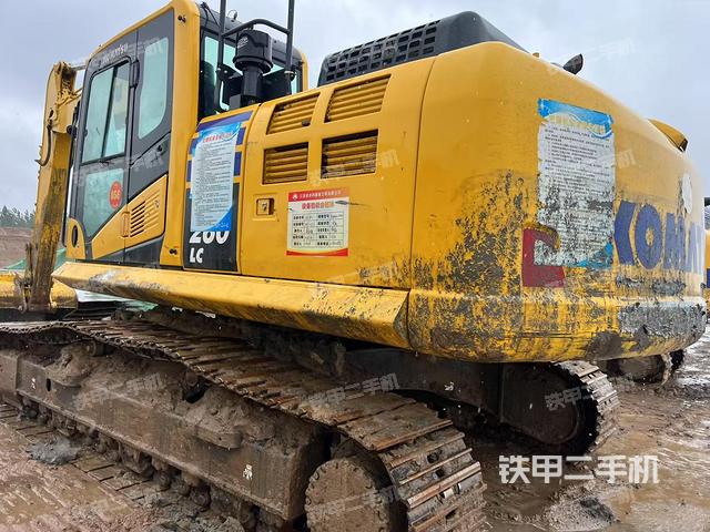 驾驶室整体(整机外观) 驾驶室整体(整机外观)