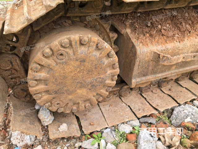 左导向轮(行走机构) 左导向轮(行走机构)