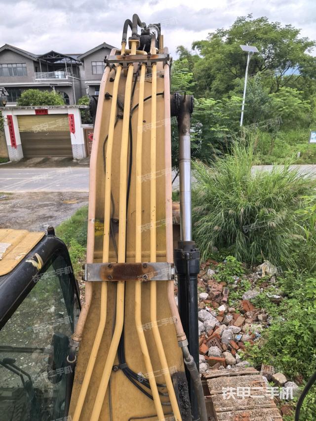 大臂背部俯视(工作和回转装置) 大臂背部俯视(工作和回转装置)