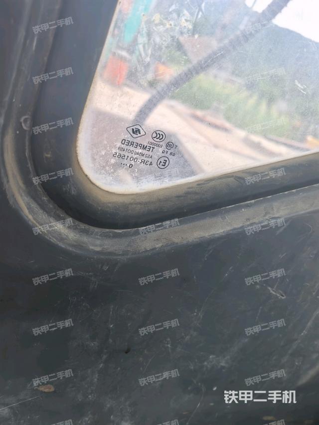 驾驶室左后45度(驾驶室部分) 驾驶室左后45度(驾驶室部分)