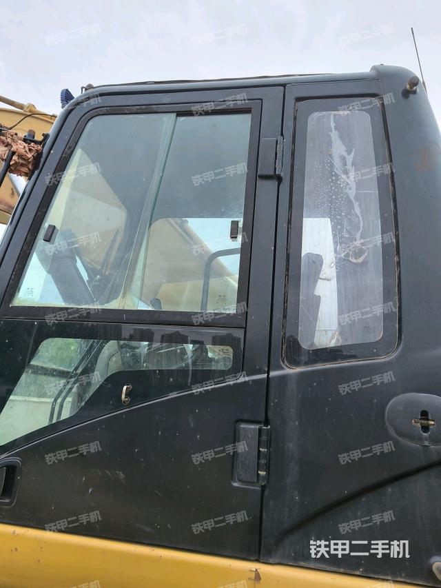 右侧玻璃角标（驾驶室部分）