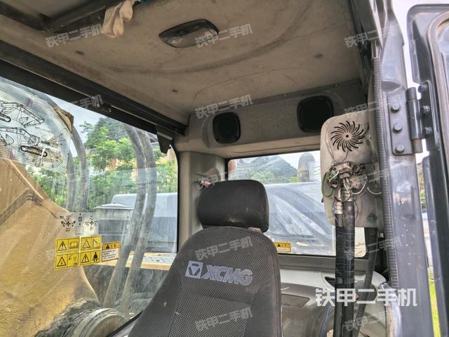 座椅右侧控制台/钥匙门/油门/含右手柄（驾驶室部分）