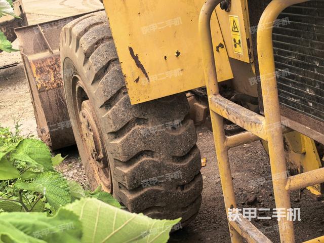 右前轮(行走机构) 右前轮(行走机构)