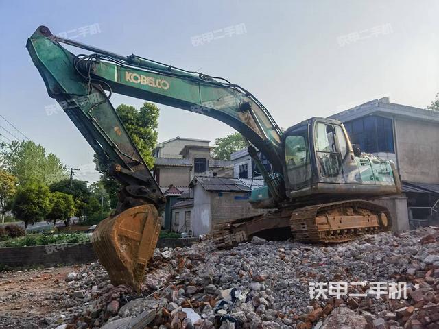 神鋼SK250-8挖掘機(jī)