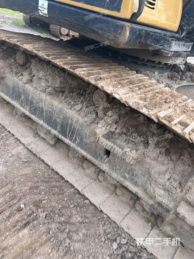 右侧履带整体(行走机构) 右侧履带整体(行走机构)