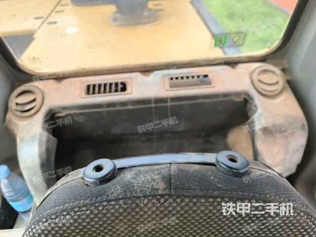 后窗玻璃角标（驾驶室部分）