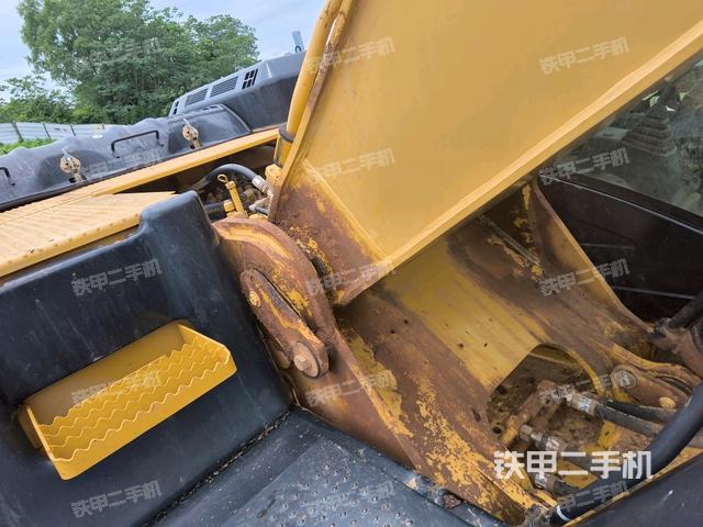 大臂整体 右侧（工作和回转装置）