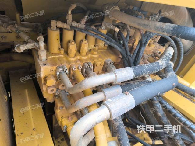 气门室盖螺丝特写（上车部件）