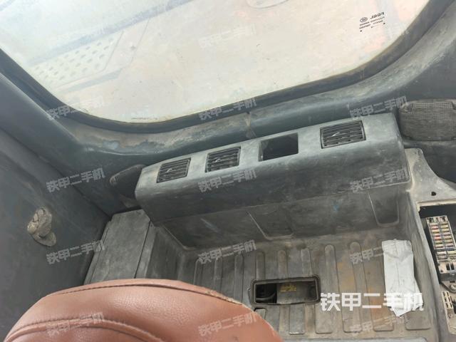 右侧玻璃角标（驾驶室部分）