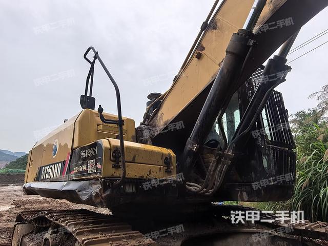 大臂油缸整体 竖拍(工作和回转装置) 大臂油缸整体 竖拍(工作和回转装置)