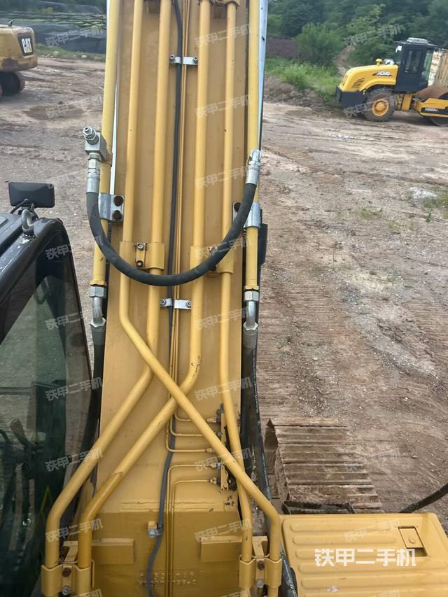 右导向轮(行走机构) 右导向轮(行走机构)