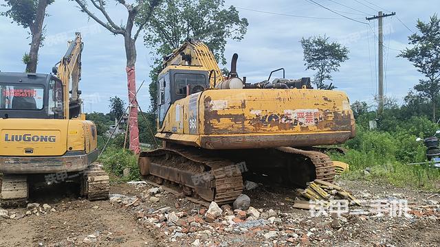驾驶室顶部（整机外观）