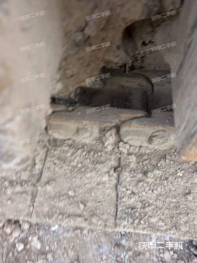 左侧履带整体 (行走机构) 左侧履带整体 (行走机构)