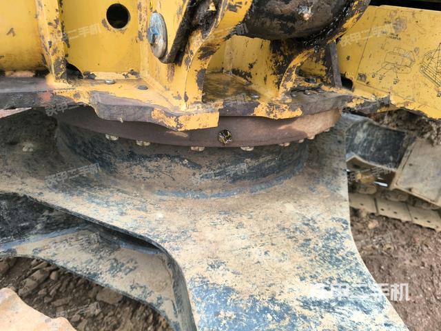 轉(zhuǎn)盤和下車架正前(工作和回轉(zhuǎn)裝置) 轉(zhuǎn)盤和下車架正前(工作和回轉(zhuǎn)裝置)