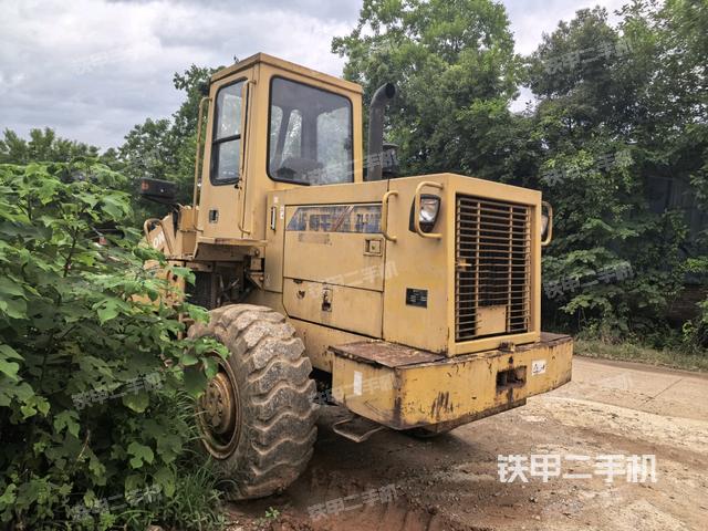 正后方(整机外观) 正后方(整机外观)