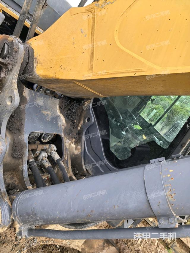 大臂根部 斜视（工作和回转装置）