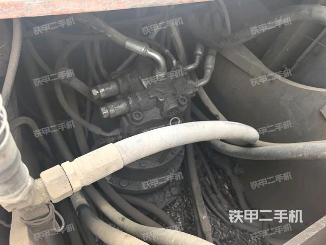 驾驶室顶部俯视(上车部件) 驾驶室顶部俯视(上车部件)