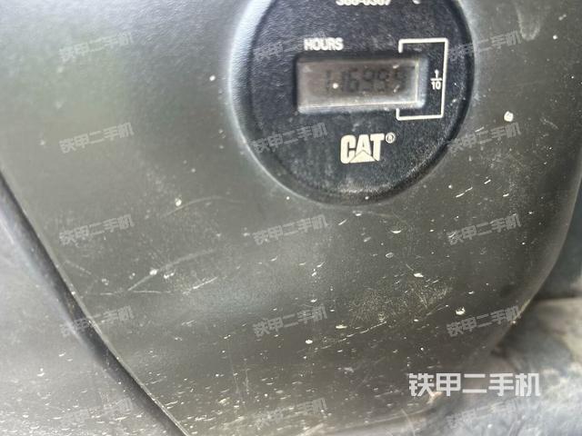 驾驶室顶部(整机外观) 驾驶室顶部(整机外观)