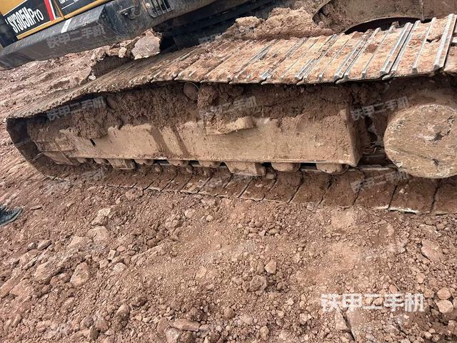 左侧履带整体 (行走机构) 左侧履带整体 (行走机构)