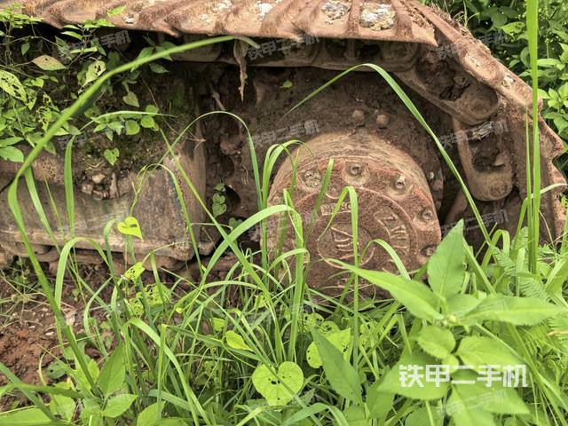 左导向轮(行走机构) 左导向轮(行走机构)