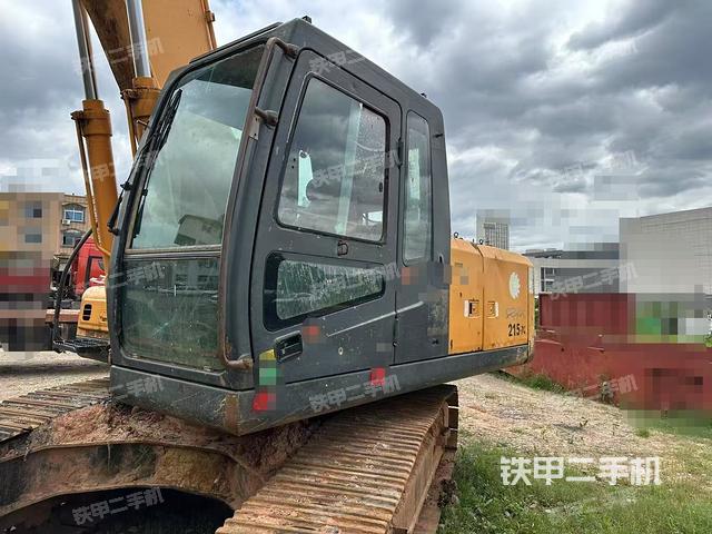 現(xiàn)代R215-7挖掘機(jī)