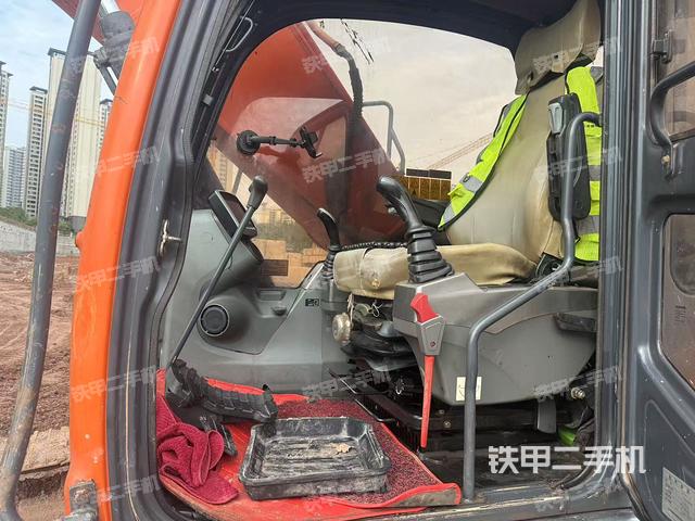 駕駛室整體（整機(jī)外觀）