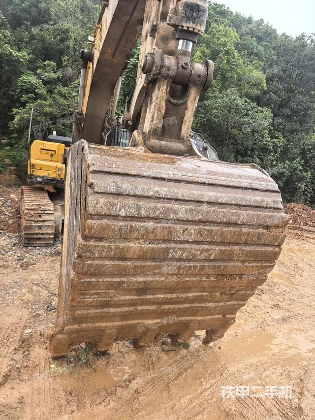 铲斗45度(工作和回转装置) 铲斗45度(工作和回转装置)