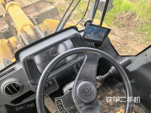 仪表盘(驾驶室部分) 仪表盘(驾驶室部分)