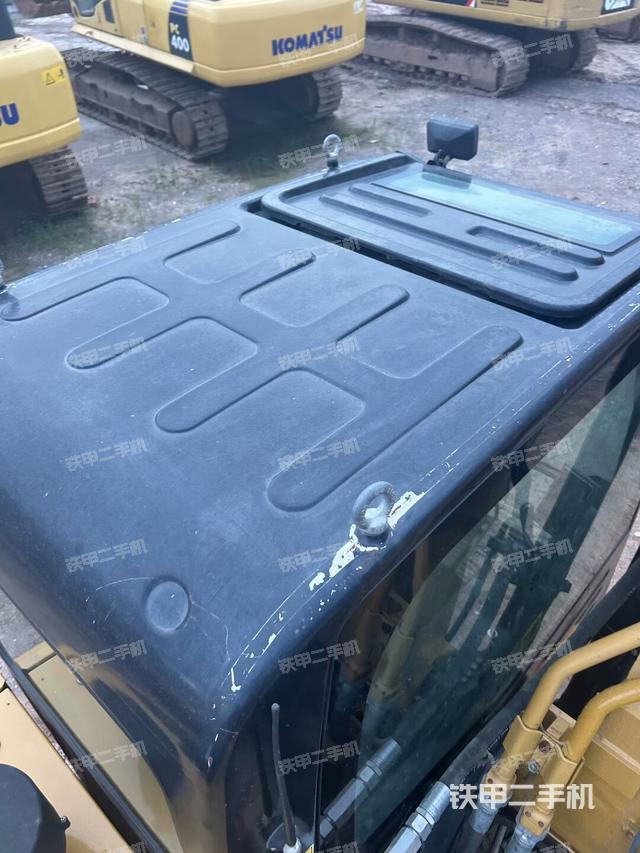 驾驶室顶部俯视(上车部件) 驾驶室顶部俯视(上车部件)