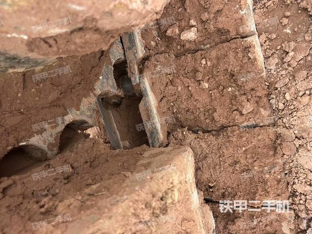 右导向轮(行走机构) 右导向轮(行走机构)