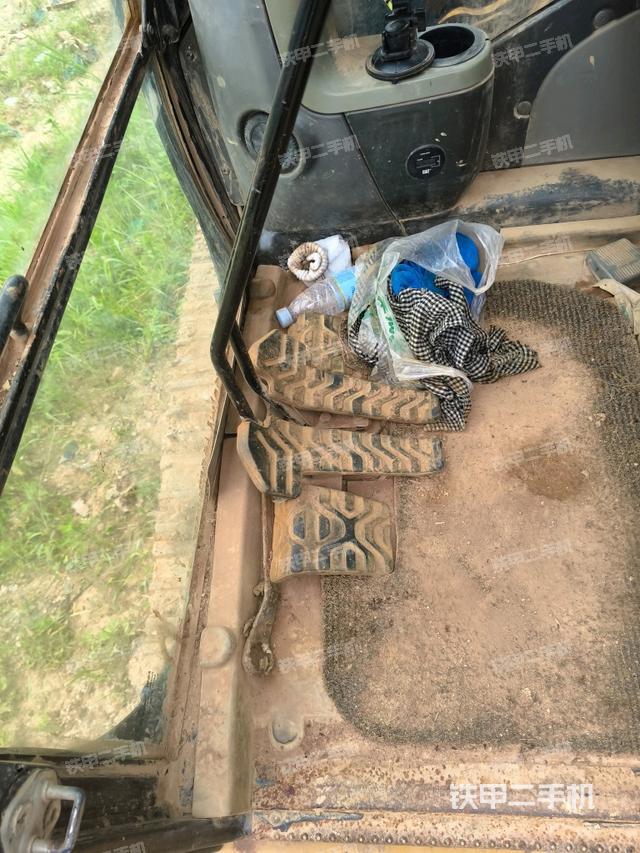 座椅后部（驾驶室部分）