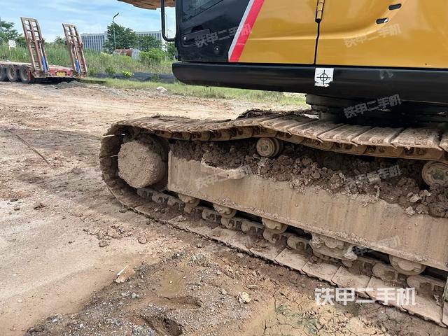 右侧行走马达盖板(行走机构) 右侧行走马达盖板(行走机构)