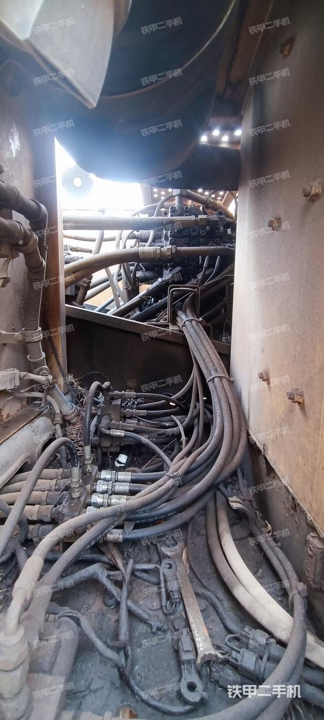 液压泵斜45 左（大件舱室）