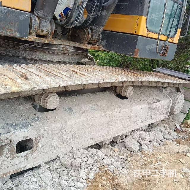 转盘和下车架正前（工作和回转装置）