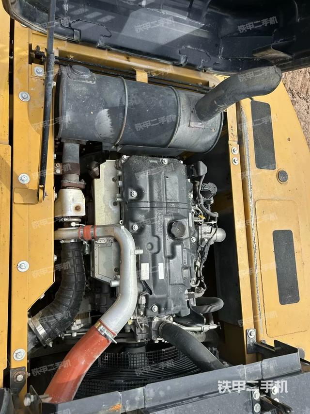 气门室盖螺丝特写(上车部件) 气门室盖螺丝特写(上车部件)