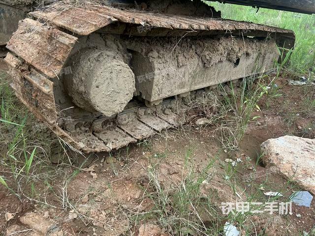 单侧履带整体(整机外观) 单侧履带整体(整机外观)