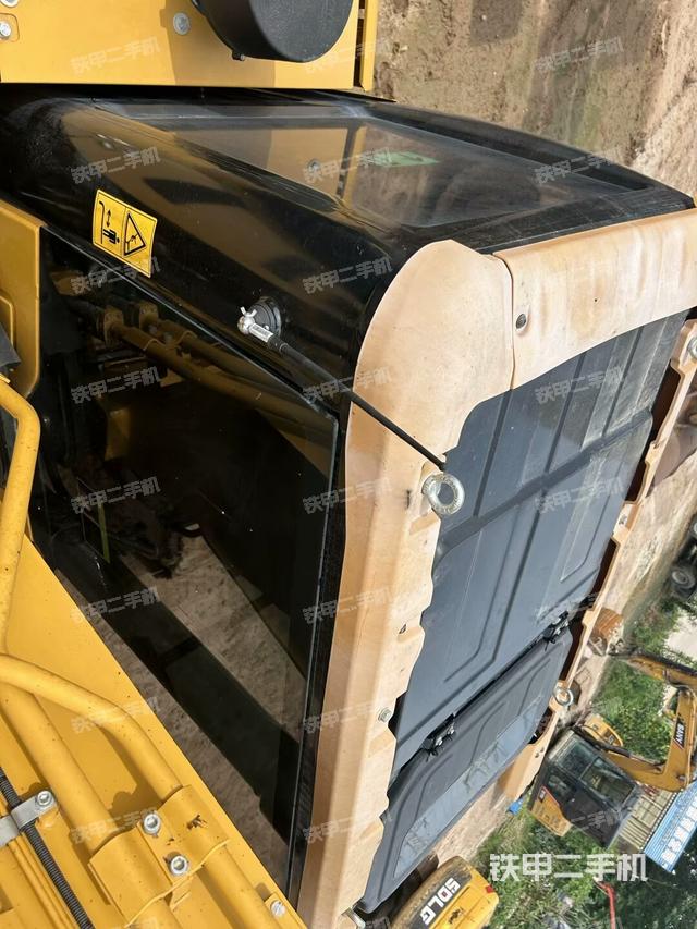 驾驶室顶部俯视(上车部件) 驾驶室顶部俯视(上车部件)