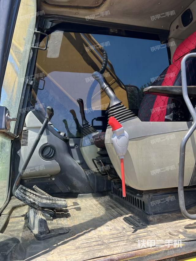 驾驶室整体（整机外观）