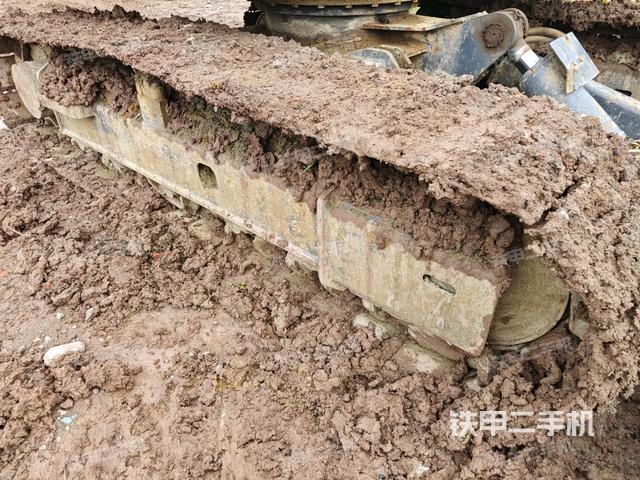 右侧履带整体 (行走机构) 右侧履带整体 (行走机构)