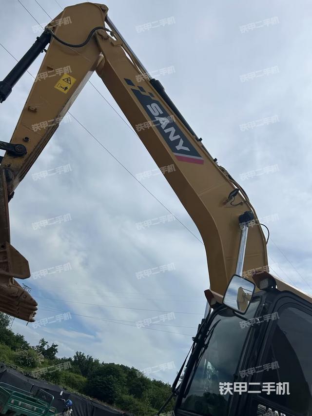 大臂整体 右侧(工作和回转装置) 大臂整体 右侧(工作和回转装置)