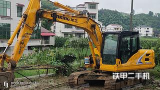 龙工LG6135挖掘机实拍图片