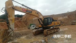 雷沃重工FR480E挖掘机实拍图片