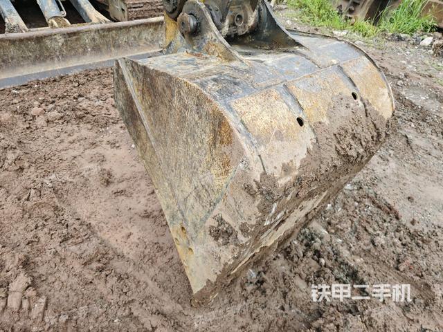 铲斗45度(工作和回转装置) 铲斗45度(工作和回转装置)