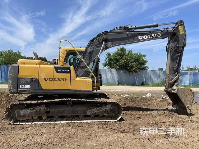 整机右后45°(整机外观) 整机右后45°(整机外观)